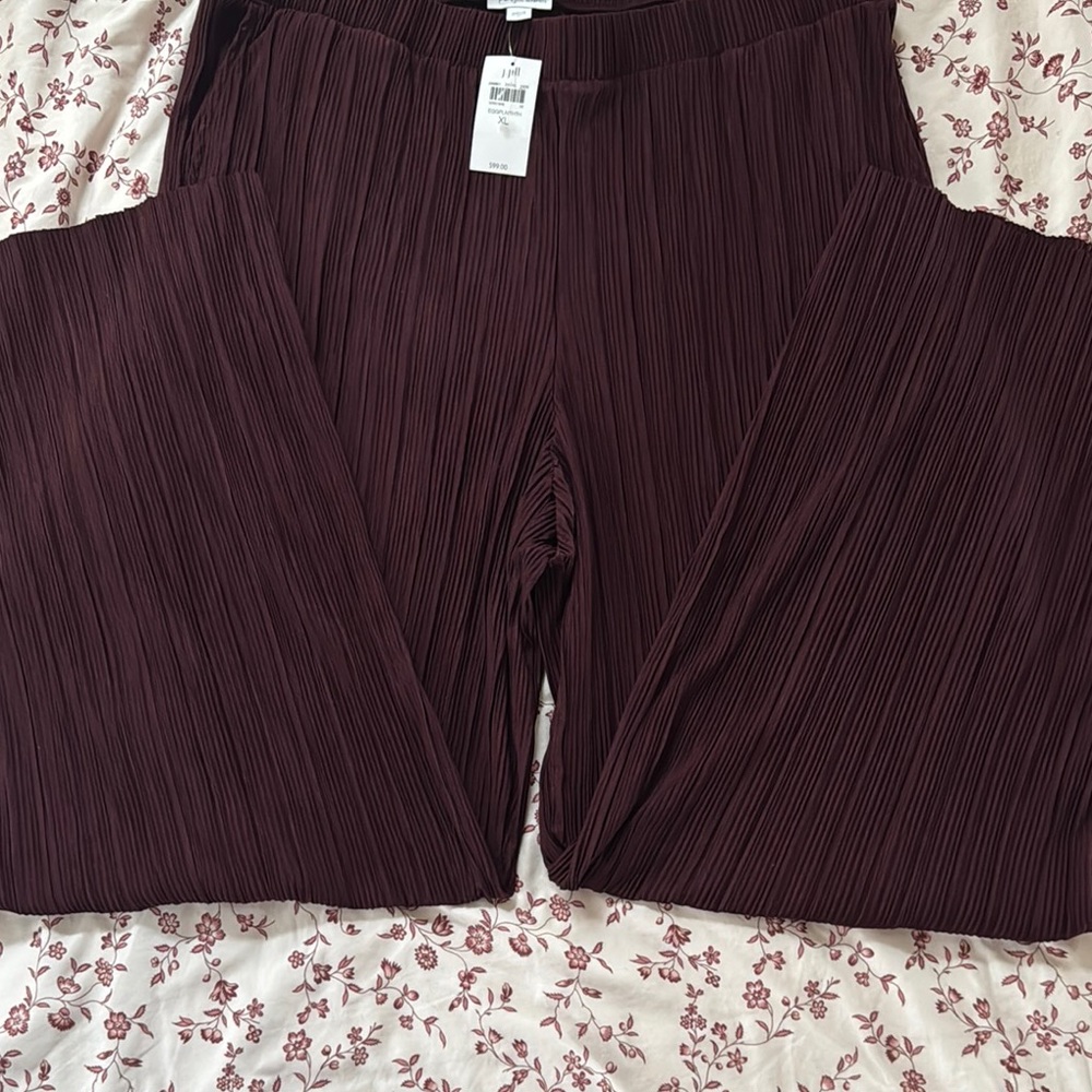 Eggplant Pleated Wide-Leg Pants - Picture 2 of 5